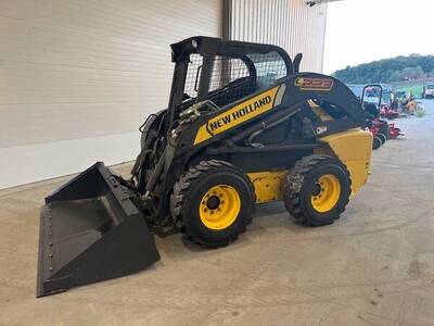 2011 New Holland L223